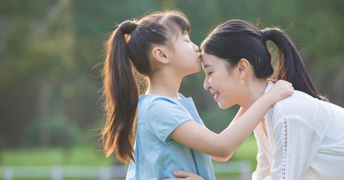 รวมคำคม บอกรักแม่ 2566