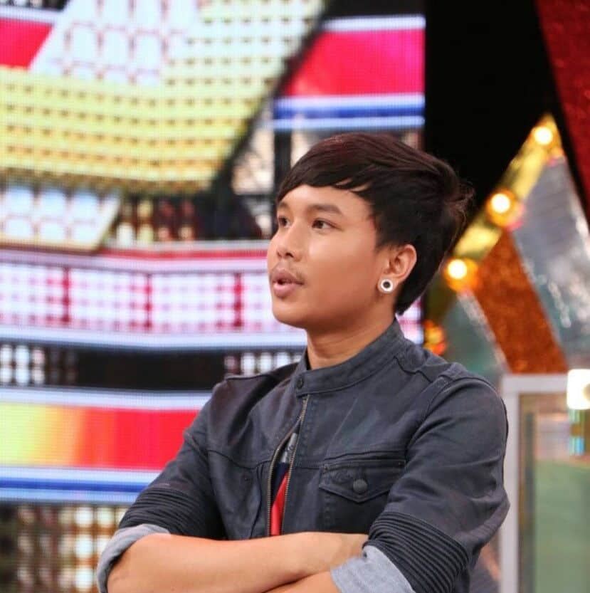 ประวัติ ออย แสงศิลป์