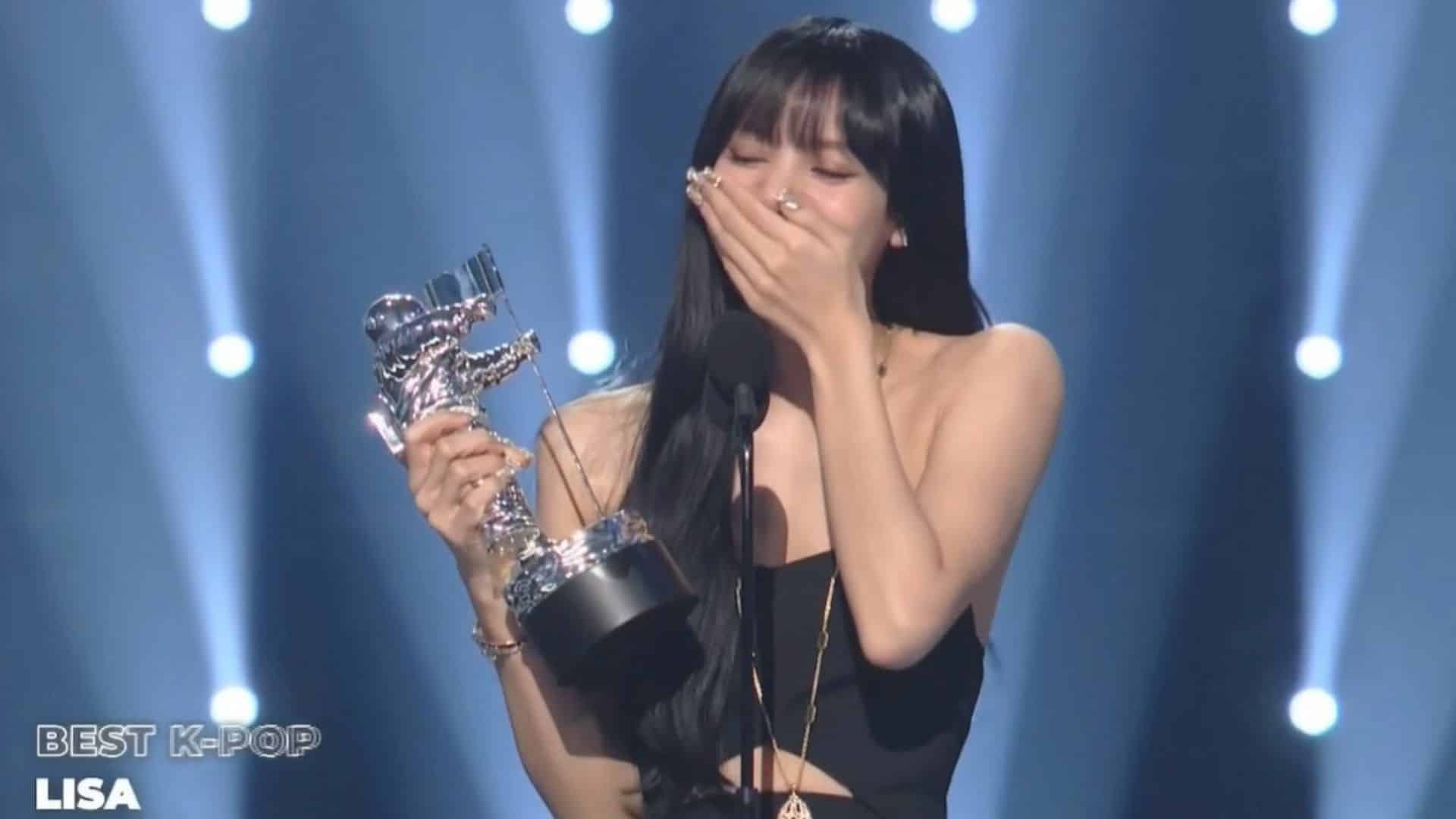 ลิซ่า รับรางวัล Best K-pop video