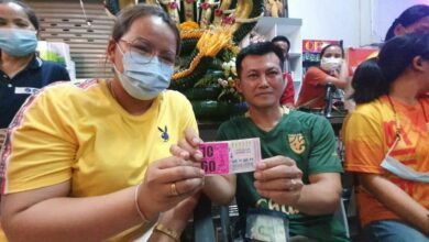 คู่สามีภรรยา ถูกรางวัลที่ 1 รับ 60 ล้าน 1 9 65