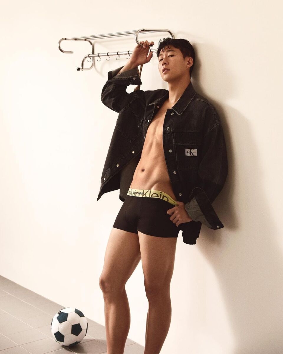 ซน ฮึงมิน กางเกงใน Calvin Klein