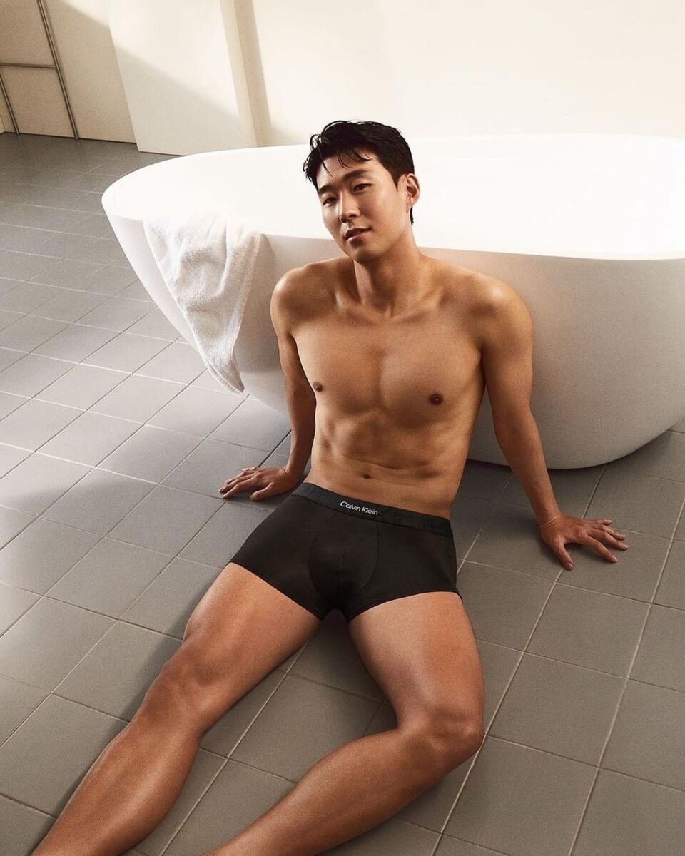 ซน ฮึงมิน กางเกงใน Calvin Klein