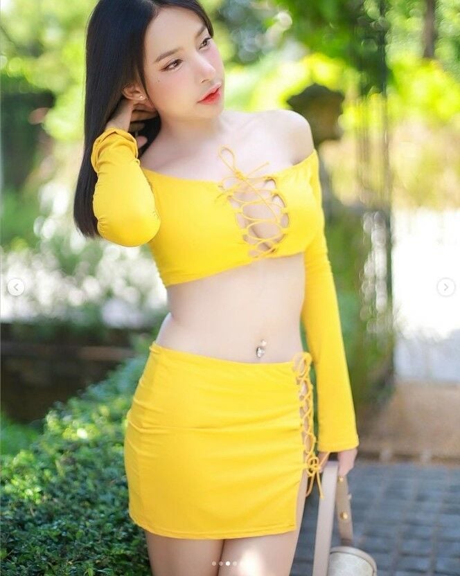 ดีเจมอส ชุดว่ายน้ําสนามบิน