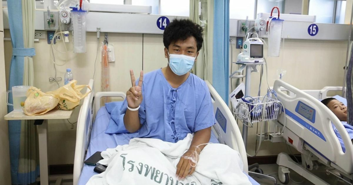 น้องบาส ช่วยเด็กถูกไฟดูดกลางน้ำท่วม