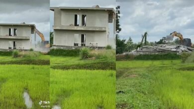 บ้านสองชั้นกลางทุ่งนา