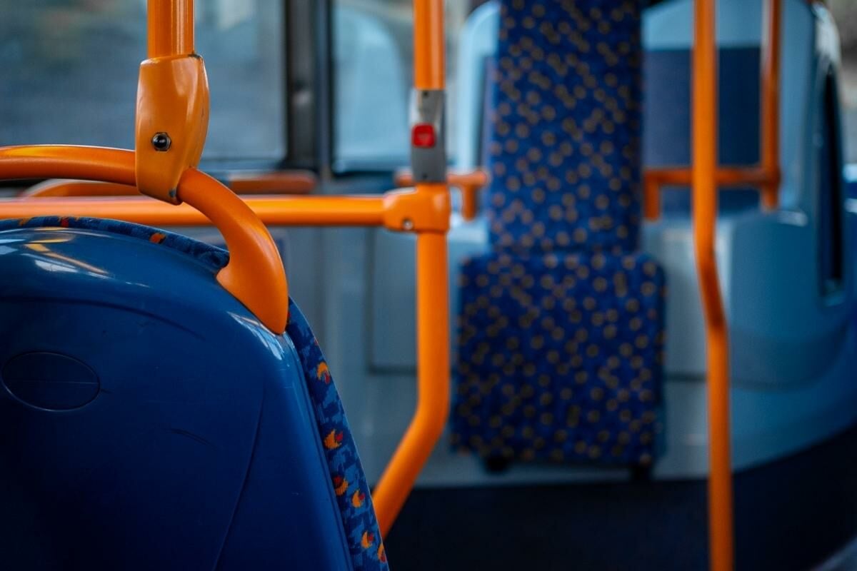 ฝันว่านั่งรถเมล์กับแม่