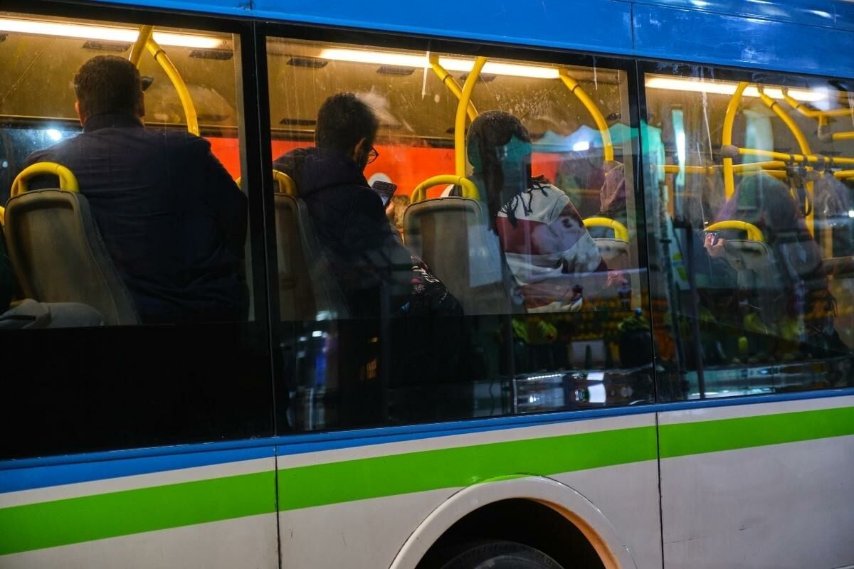 ฝันว่านั่งรถเมล์เลยป้าย