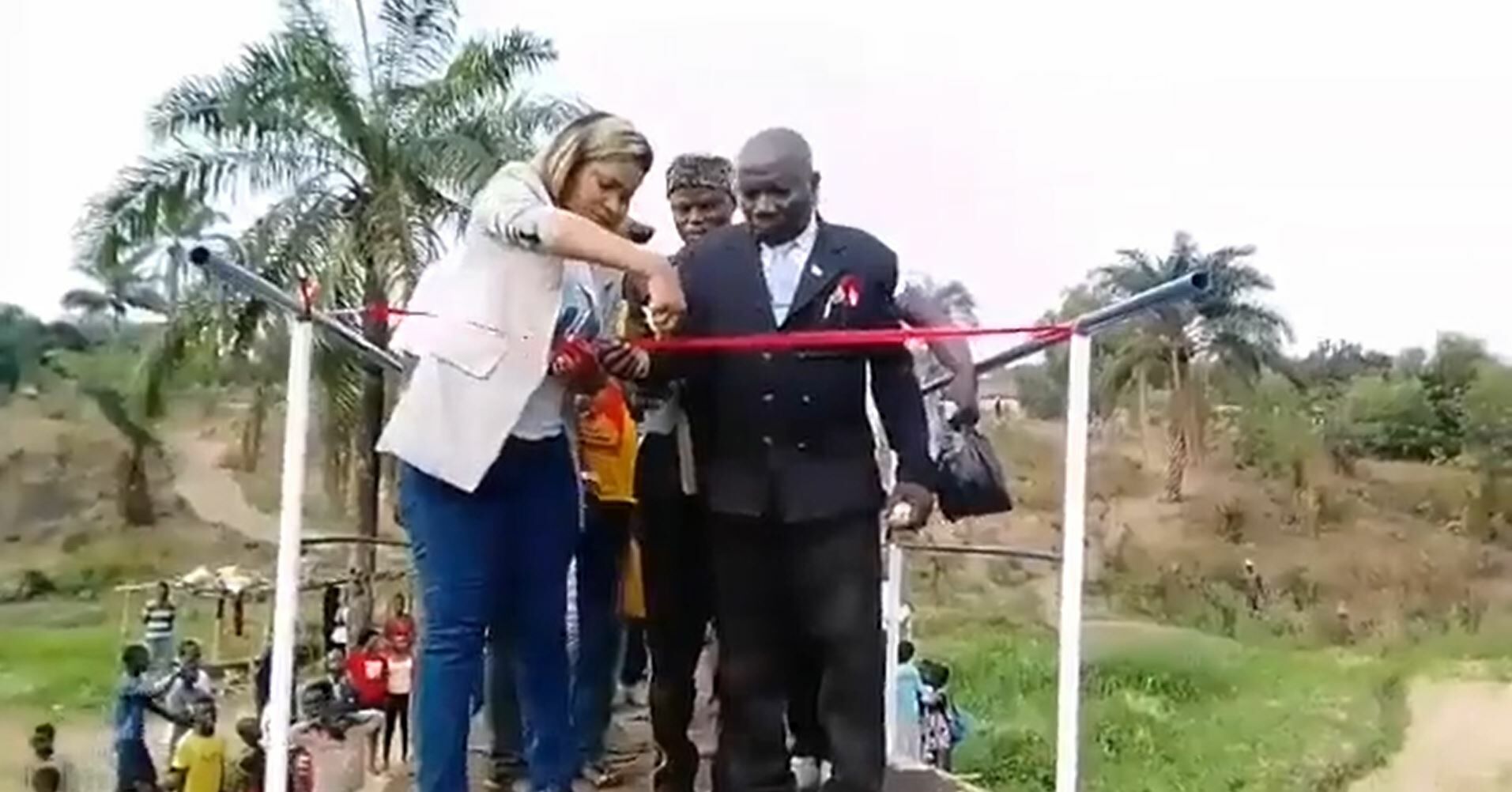 เปิดสะพานใหม่ คองโก