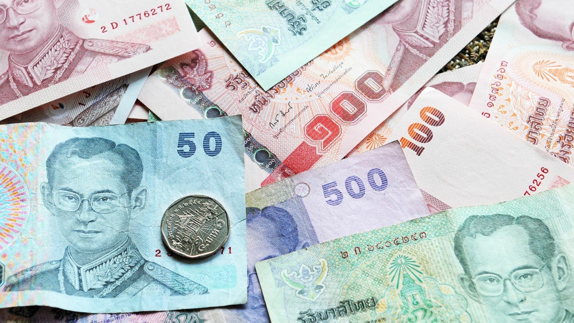 Евро или доллар в тайланде. Валюта Тайланда. Деньги Тайланда. Валюта Тайланда фото. Валюта Бангкока.