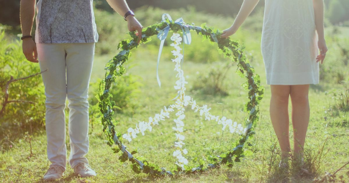 วันไม่ใช้ความรุนแรงสากล