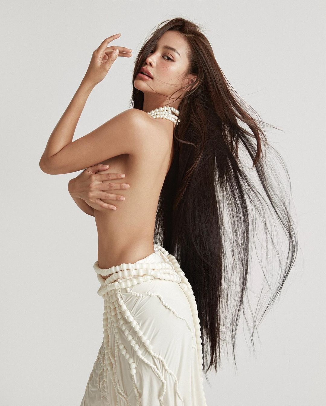อิงฟ้า วราหะ ถ่ายแบบชุดเซ็กซี่