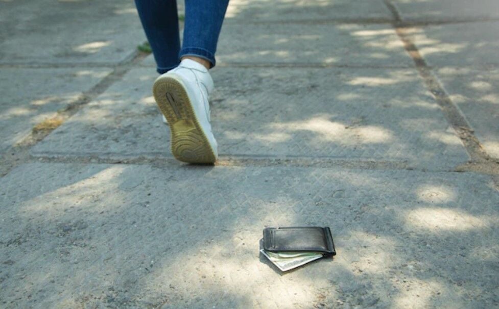 ฝันว่ากระเป๋าเงินหาย