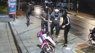 ยกพวกพังรถ