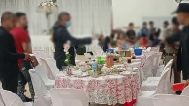 ยิงตัวเองในงานแต่ง