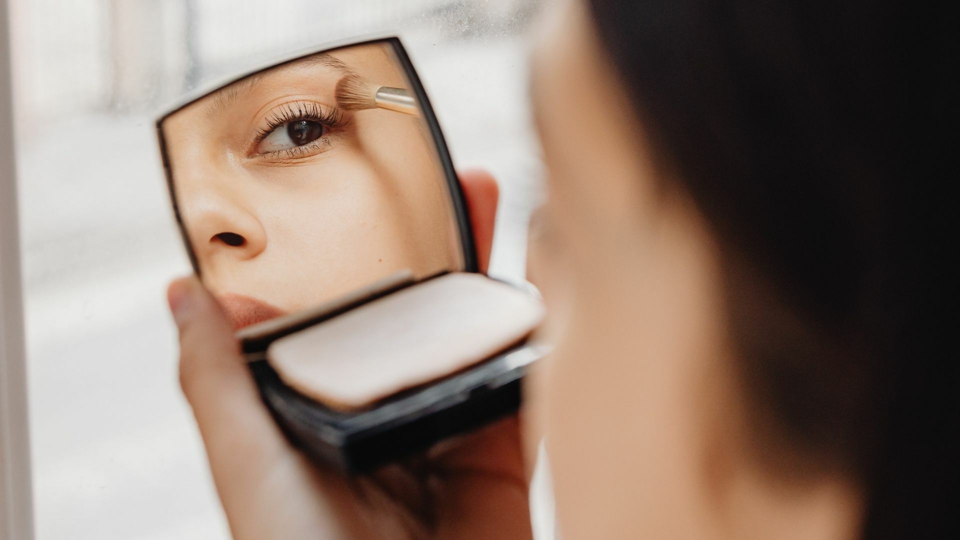 วิธีแต่งหน้าให้ติดทนนานตลอดวัน