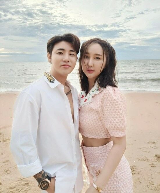 อาสัว มอบดอกไม้ช่อใหญ่ง้อ มายมิ้นท์ ภาพคู่