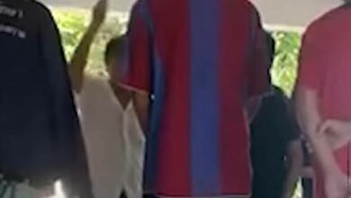 คลิปครูยุ่น ตีเด็ก