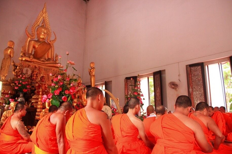 ปฏิทินวันพระเดือนพฤศจิกายน 2565