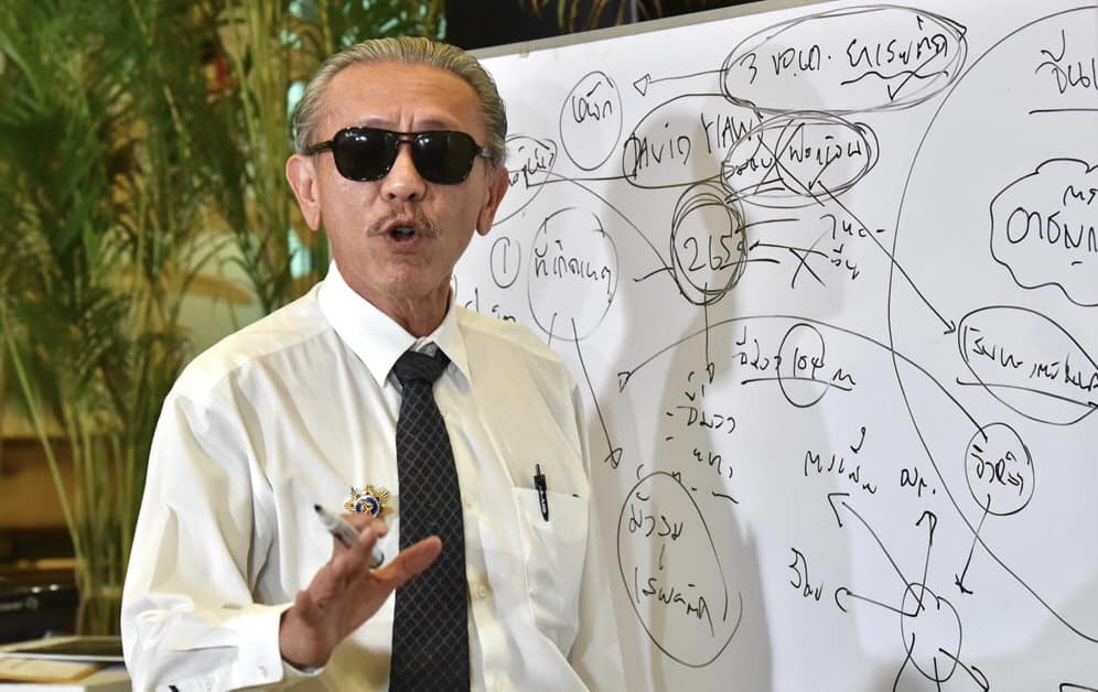 ประวัติ ชูวิทย์ กมลวิศิษฎ์