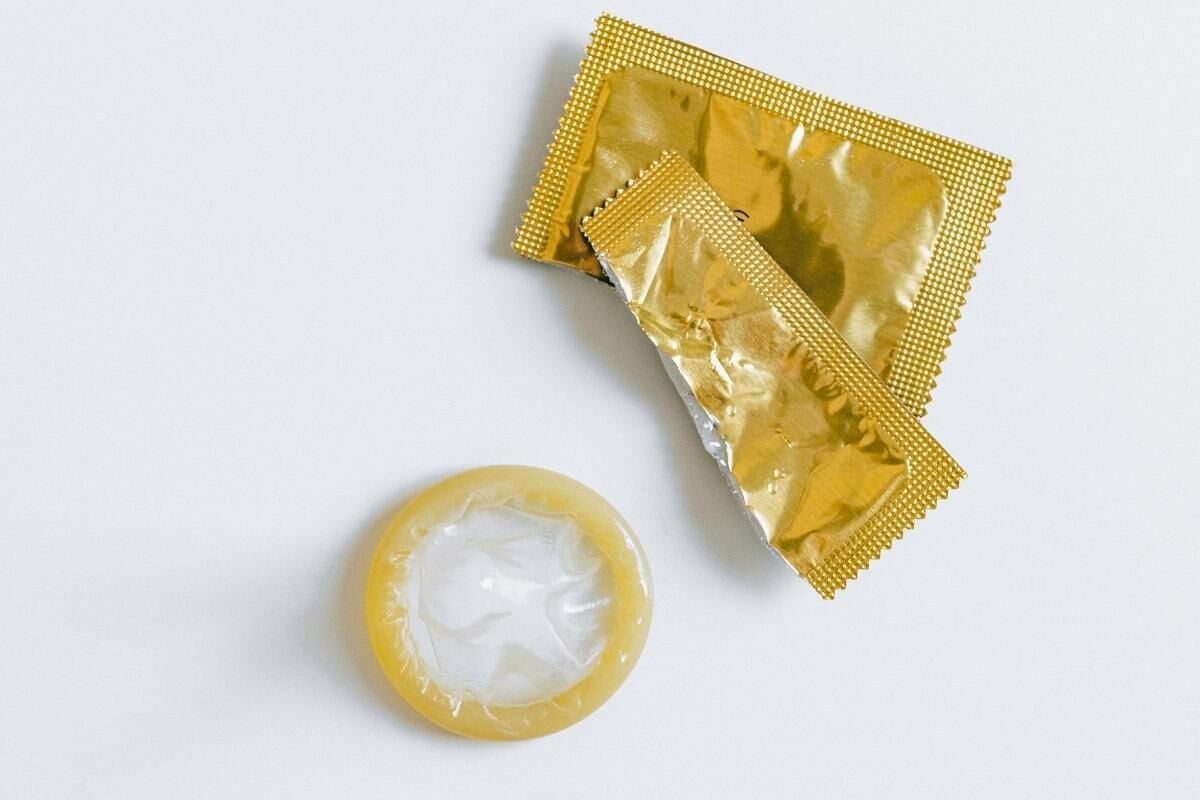 ฝันเห็นถุงยางอนามัย