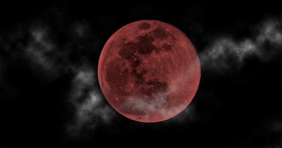 พระจันทร์สีเลือด 8 พฤศจิกายน