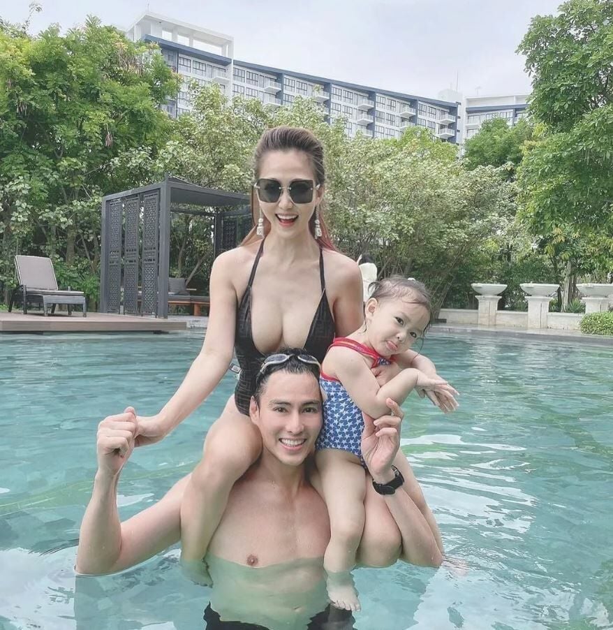 ภาพครอบครัวนาวินต้าร์