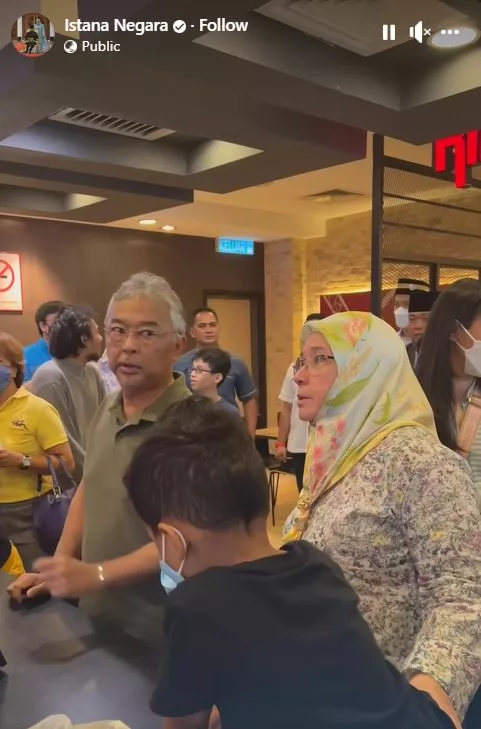 กษัตริย์มาเลเซียซื้อ kfc