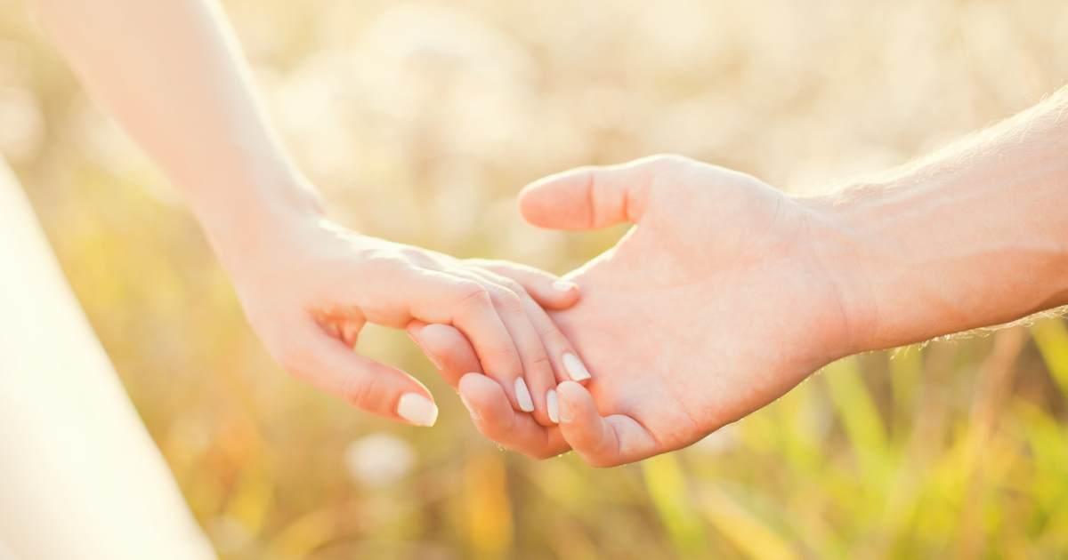 จับมือแฟนยังไง จับแบบหลวม