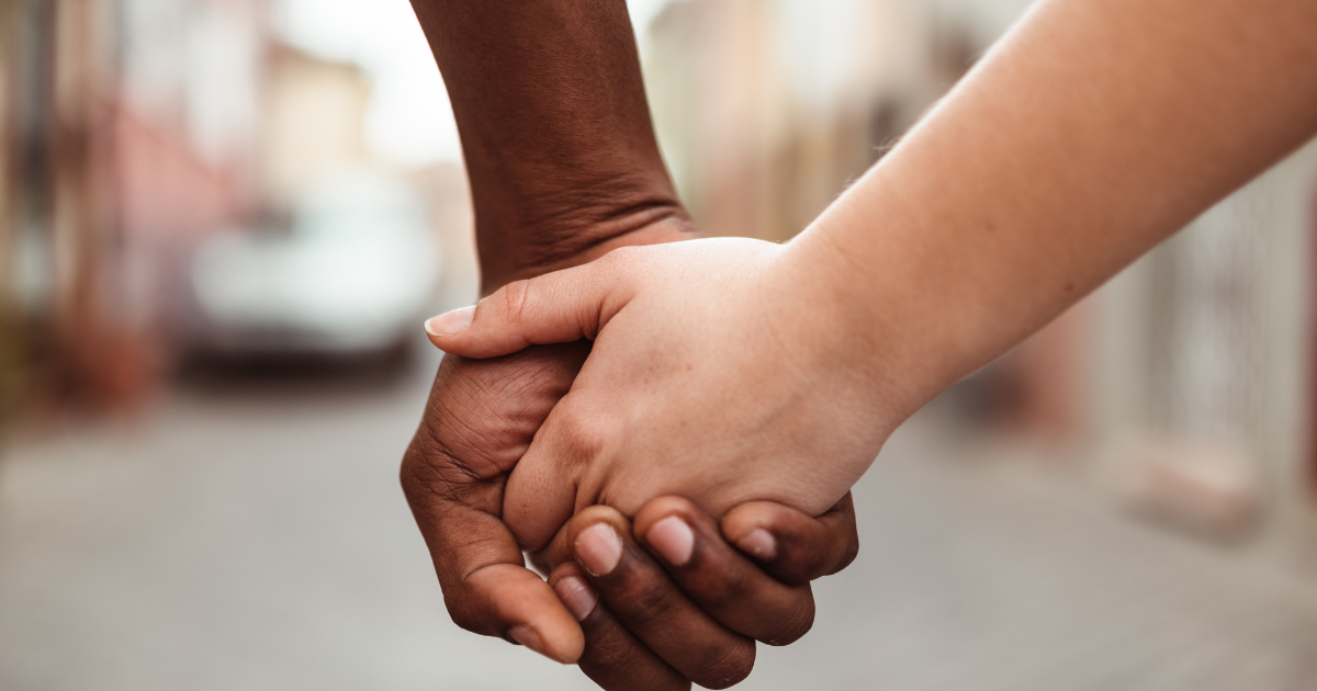 จับมือแฟนยังไง เต็มมือ