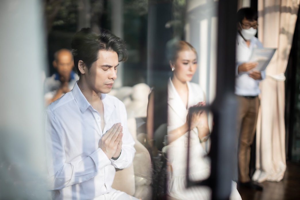 ซี ศิวัฒน์ ทำบุญรับวันเกิดอายุ 41ปี กับ เอมี่ กลิ่นประทุม