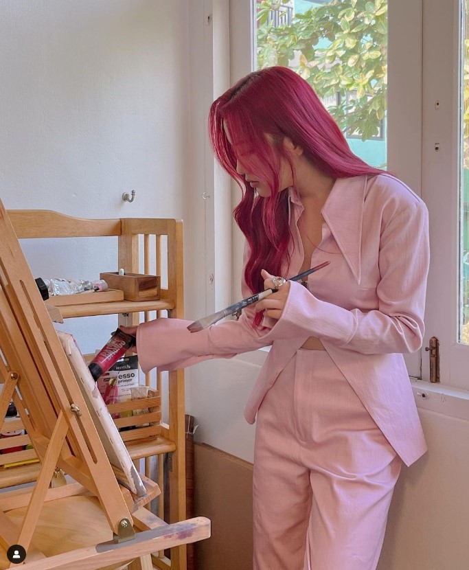 ฟรีน สโรชา ประวัติ