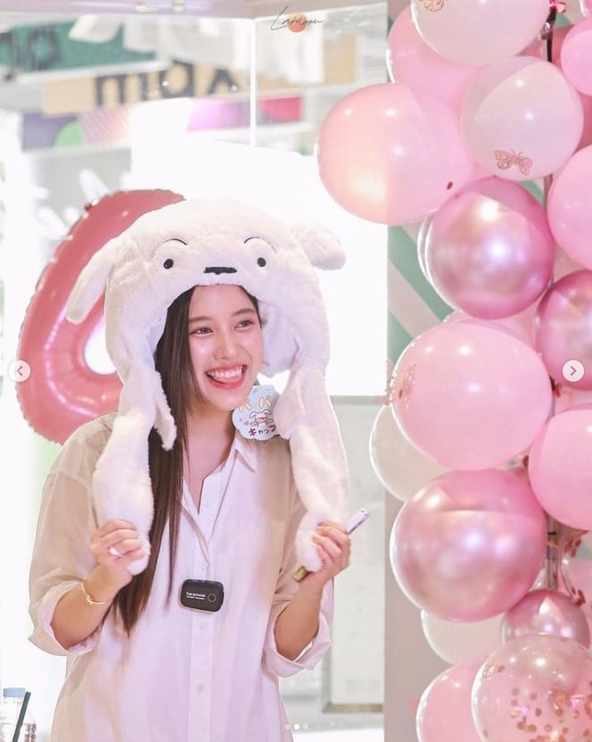 ฟรีน สโรชา ประวัติ