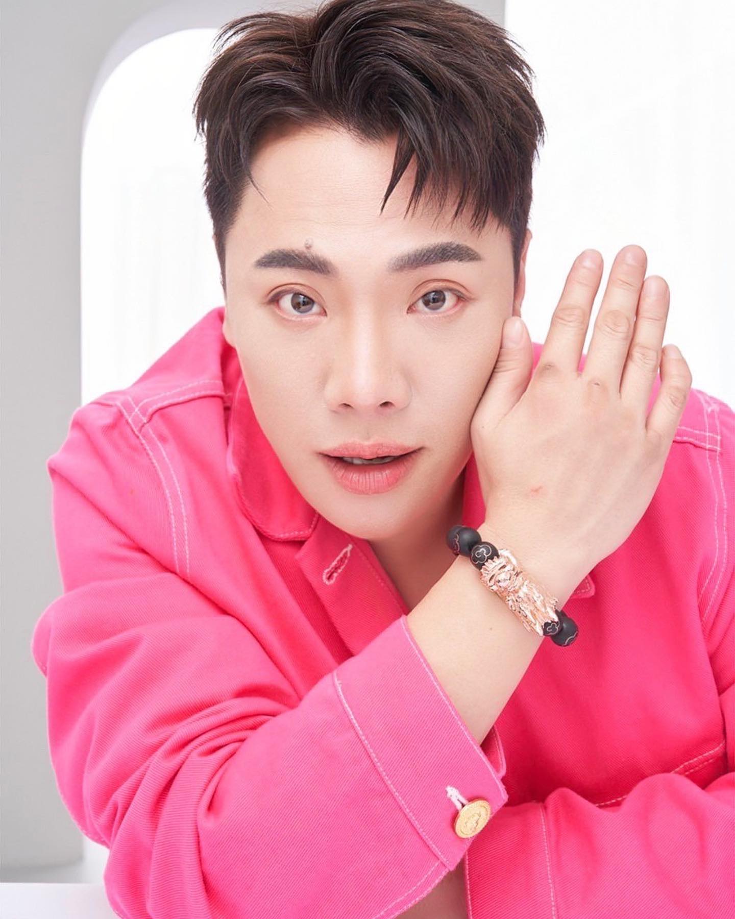 มดดำ พระเอกป่วยหนัก