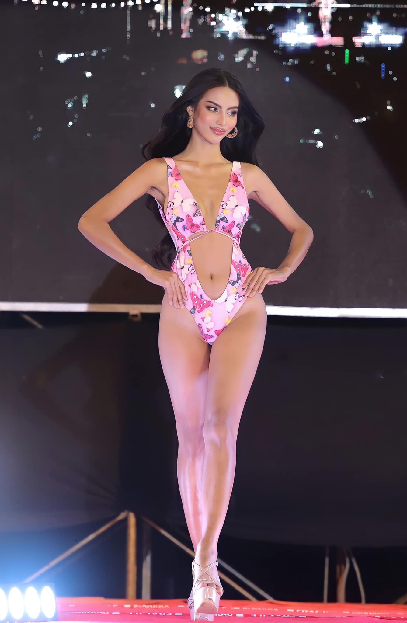 อายตา มิสแกรนด์ ค่าเทอม