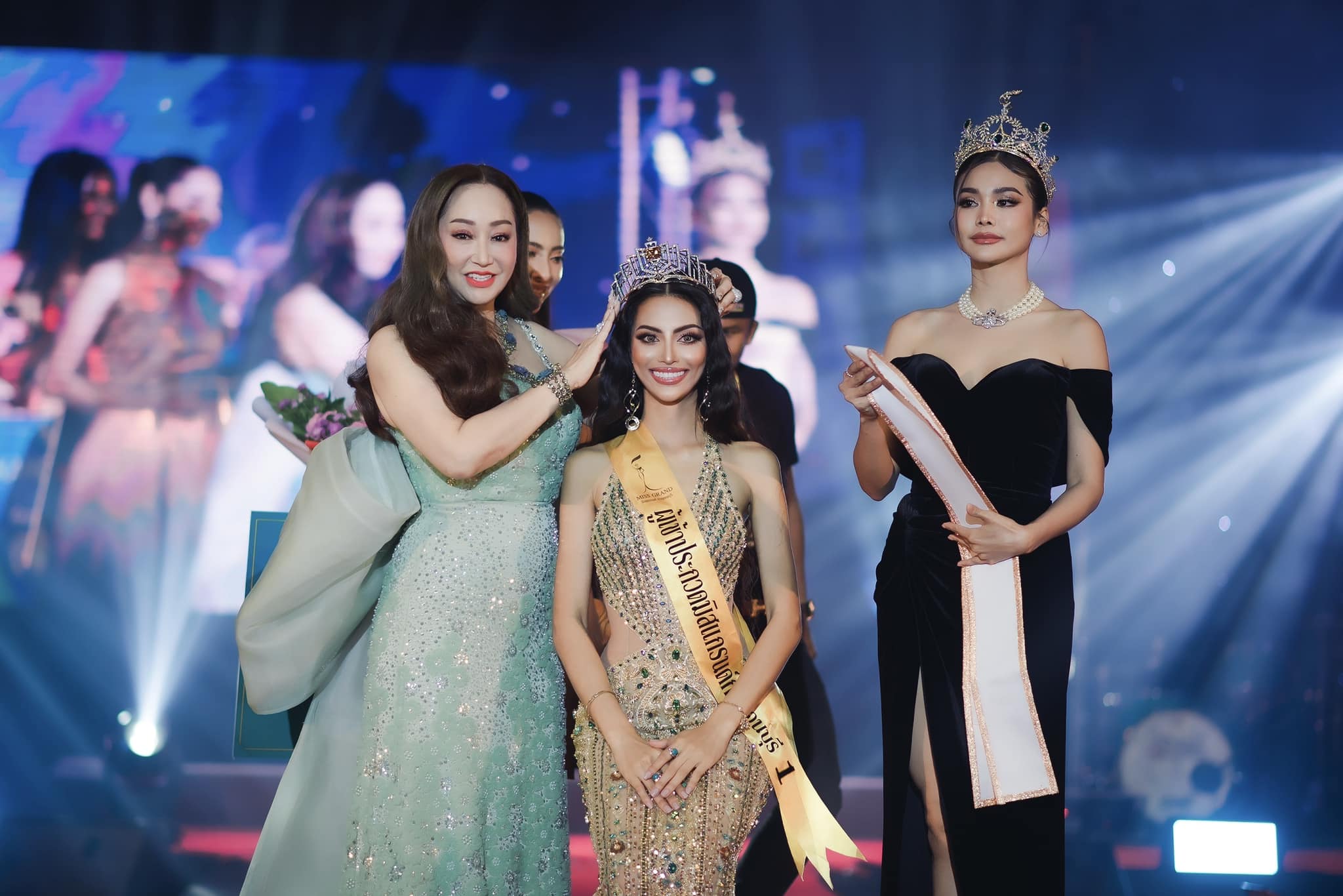 อายตา มิสแกรนด์ ค่าเทอม