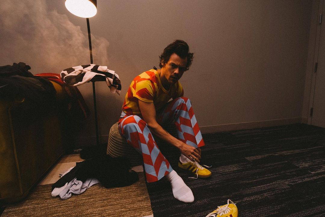 แฮร์รี่ สไตล์ เต้นจนเป้ากางเกงขาด