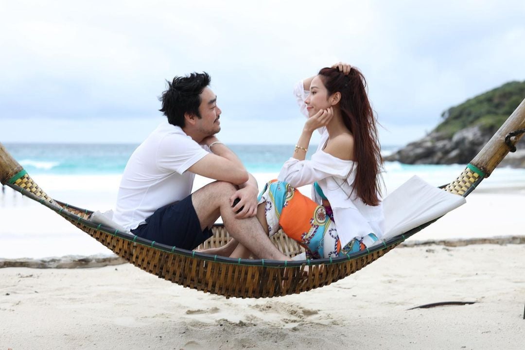 ไฮโซพก อยู่กับใคร