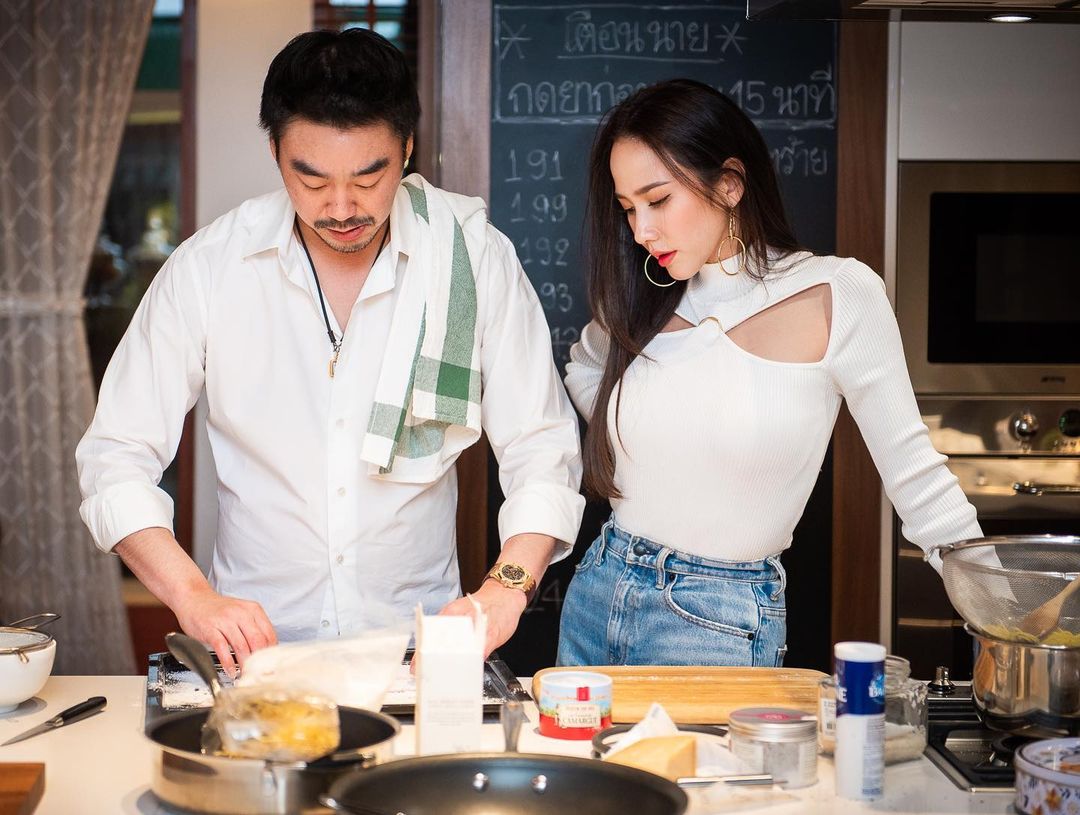 ไฮโซพก อยู่กับใคร