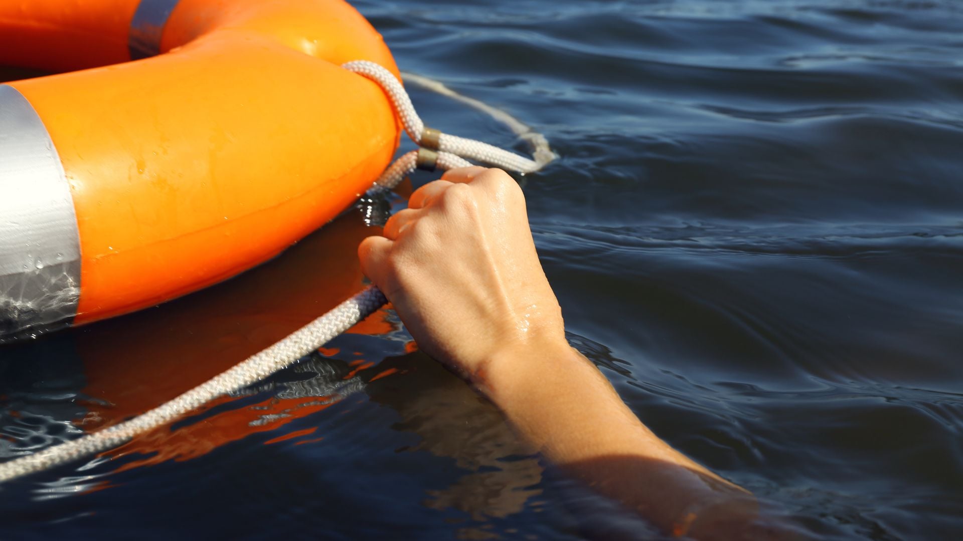 ฝันว่าตกน้ำ