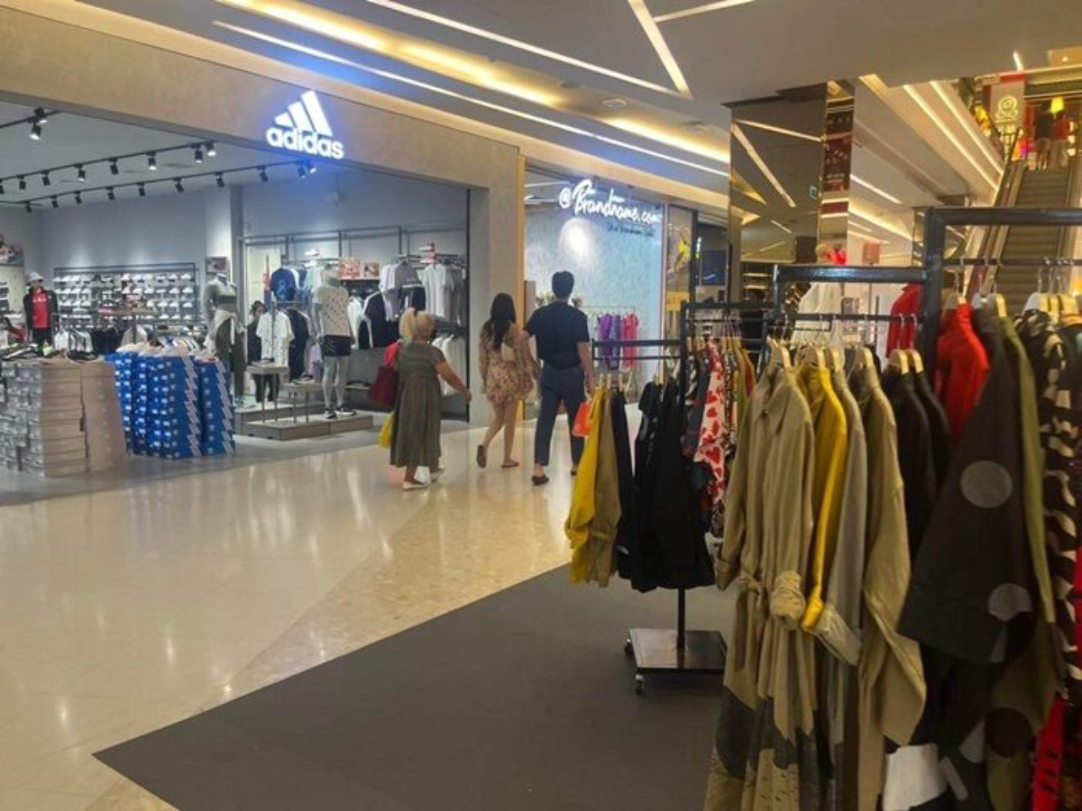 แจ็คกี้ ชาเคอลีน จูเนียร์ กาจบัณฑิต