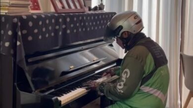 ไรเดอร์เล่นเปียโน