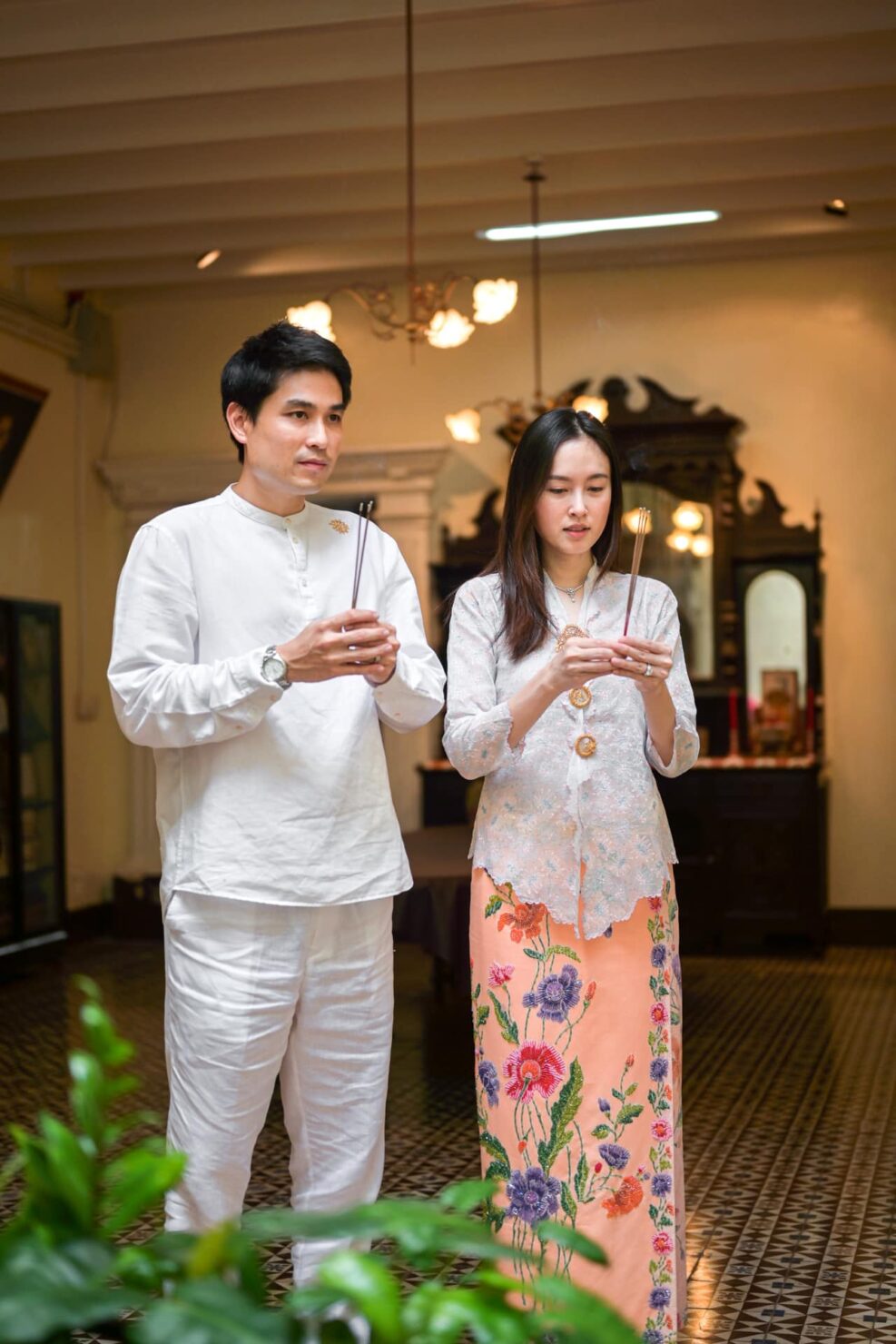 ปอย ตรีชฎา ไหว้บรรพบุรุษ
