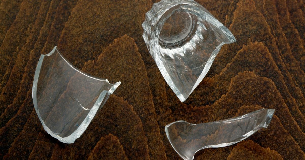 ฝันว่าแก้วแตก