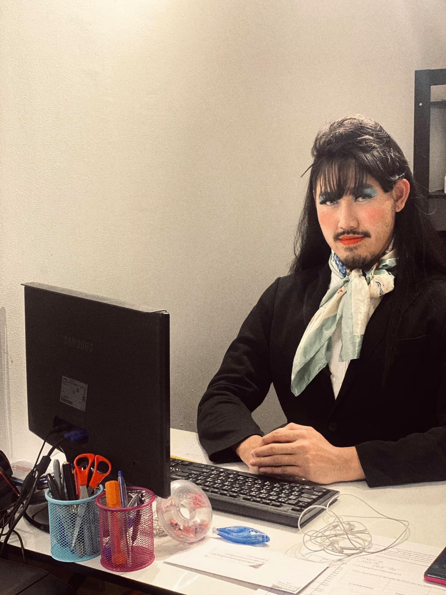 ม้าม่วง แจ้งความเพจพนัน