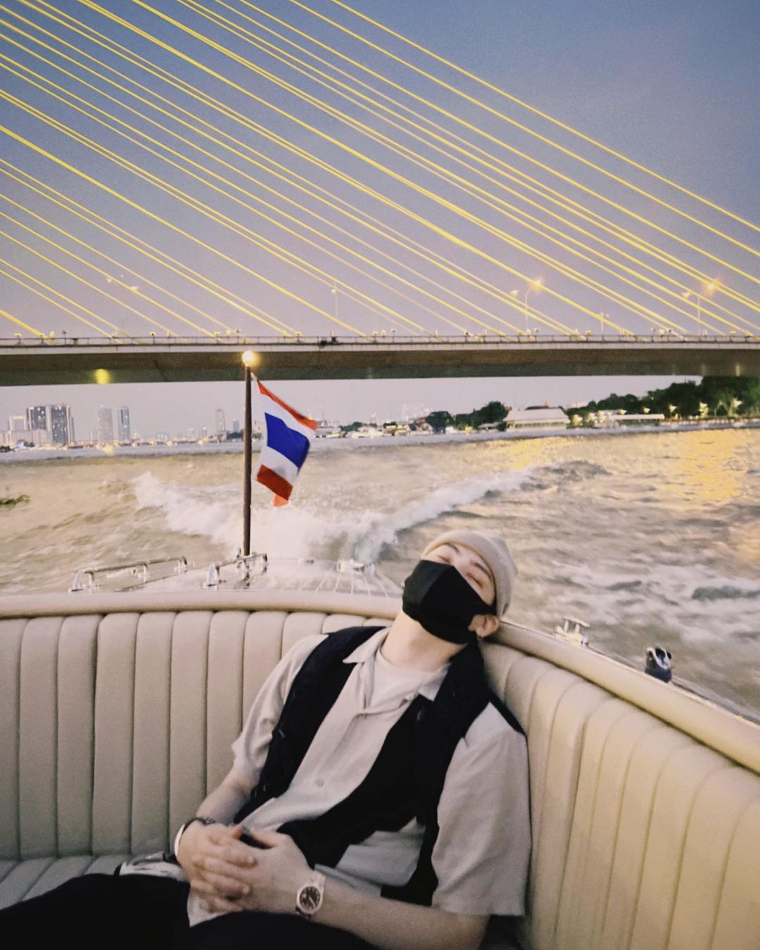 แจบอม เข้าหน่วยบริการสาธารณะ