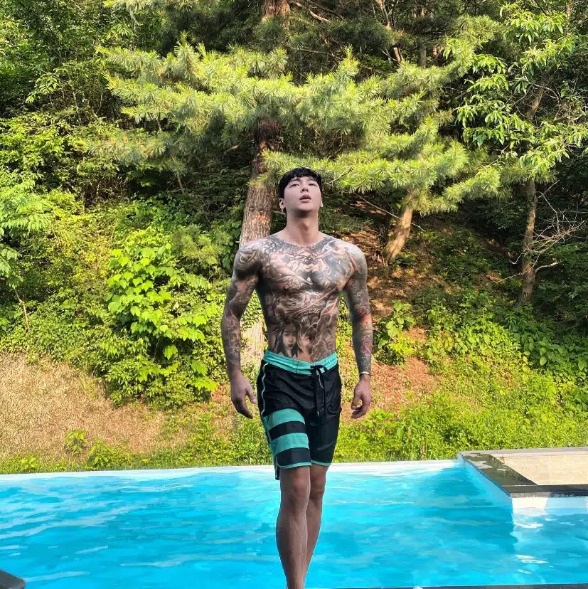 คิมอึนอู - สตรีมเมอร์เกาหลี ทำร้ายผู้หญิง