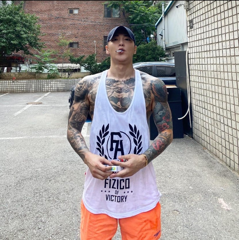 คิมอึนอู - สตรีมเมอร์เกาหลี ทำร้ายผู้หญิง