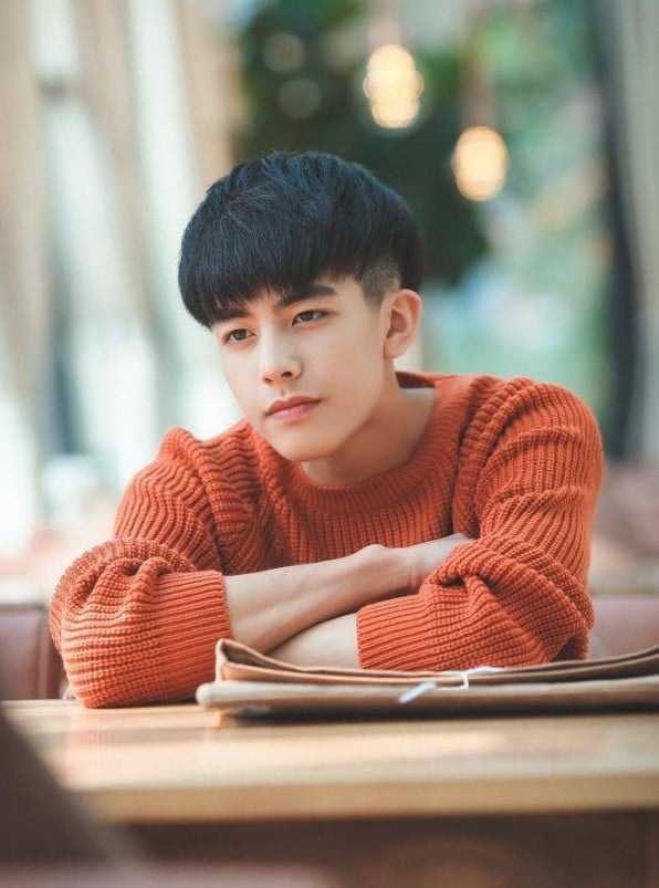 Song Weilong ทูบล็อค