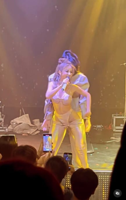 กระแต อาร์สยาม ชุดนู้ด