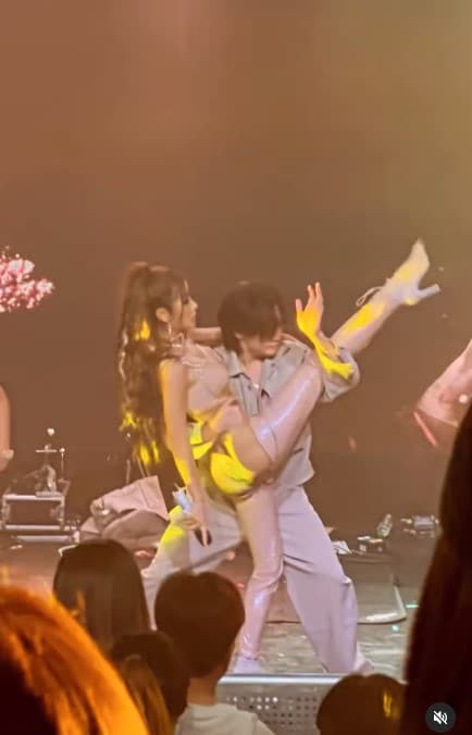 กระแต อาร์สยาม ชุดนู้ด